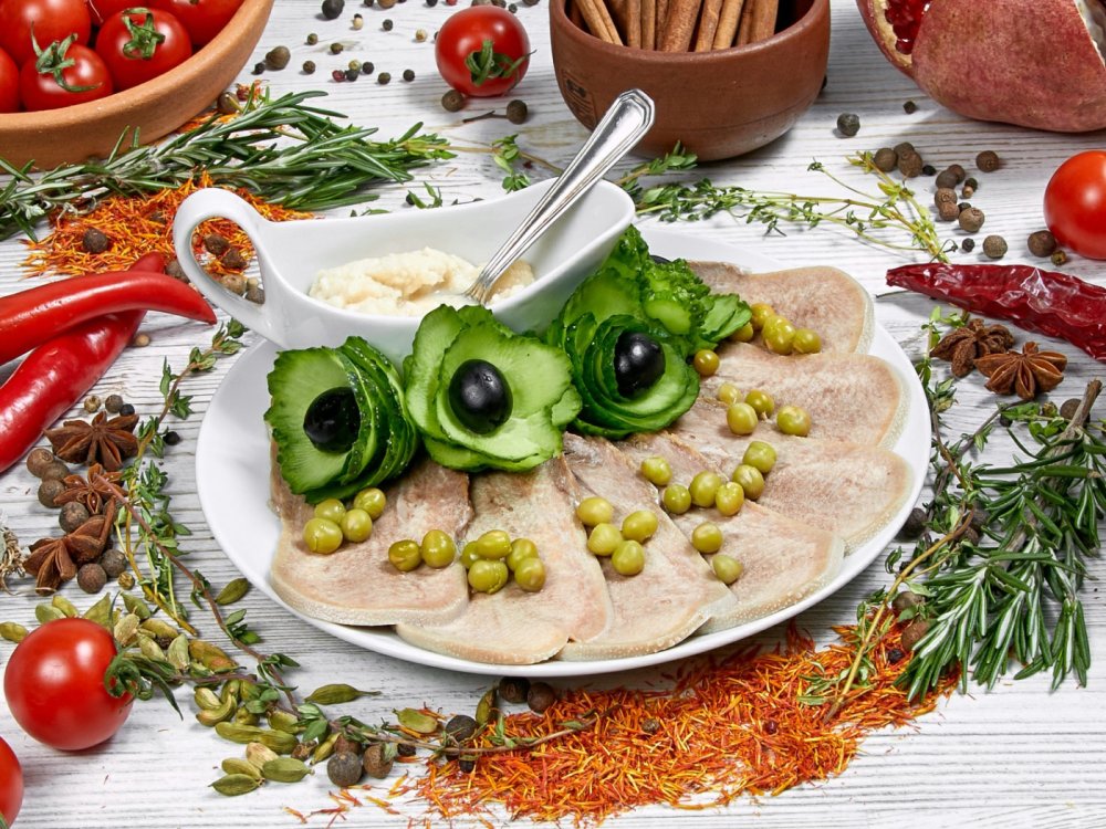 Язык с хреном