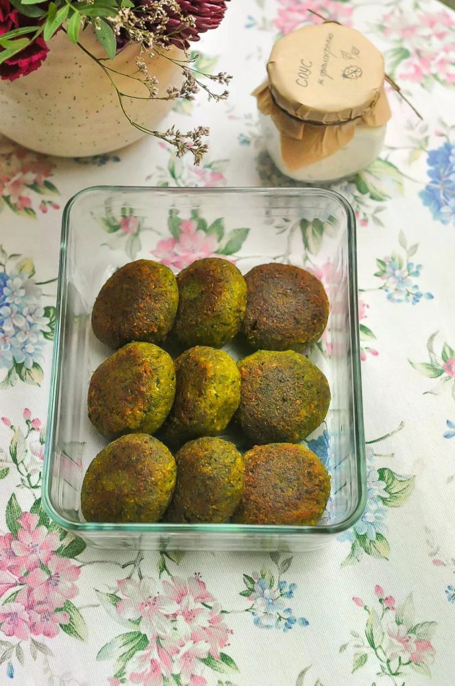 Фалафель с йогуртовым соусом