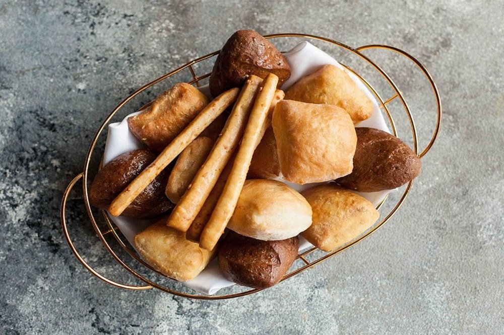 Хлебная корзина (чиабатта, кукурузный, бородинский и гриссини)