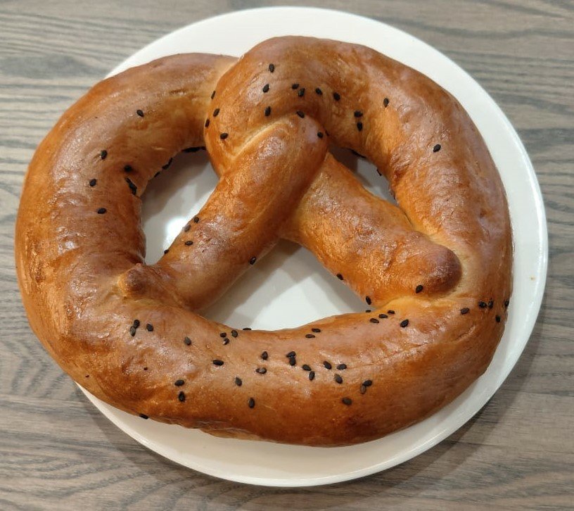 Калач с маком