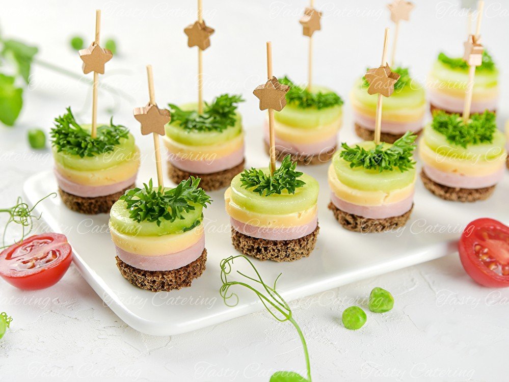 Канапе с ветчиной и сыром 10 шт