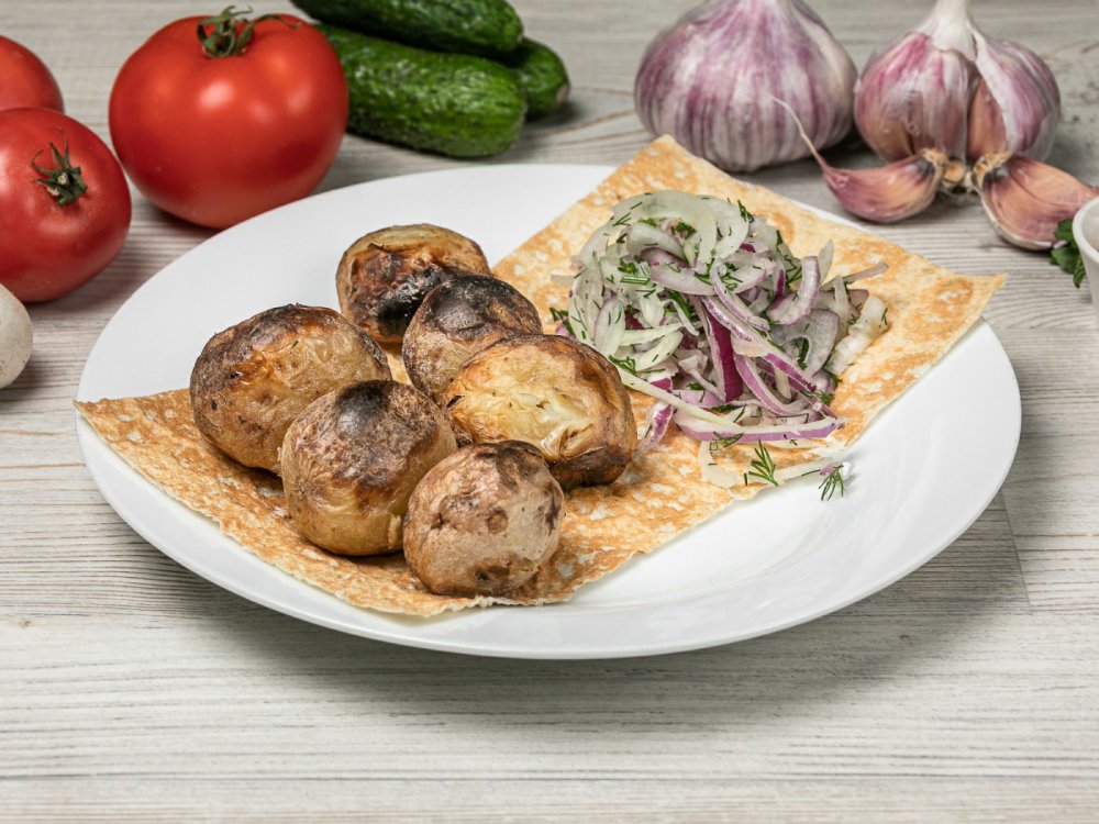 Картофель молодой на углях