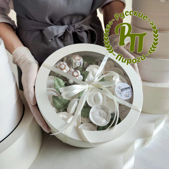 Коробка с пельменями 