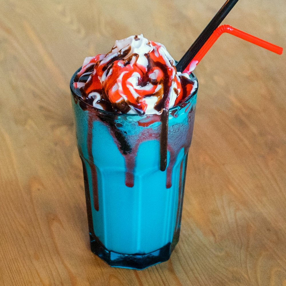 Милкшейк клубнично-шоколадный