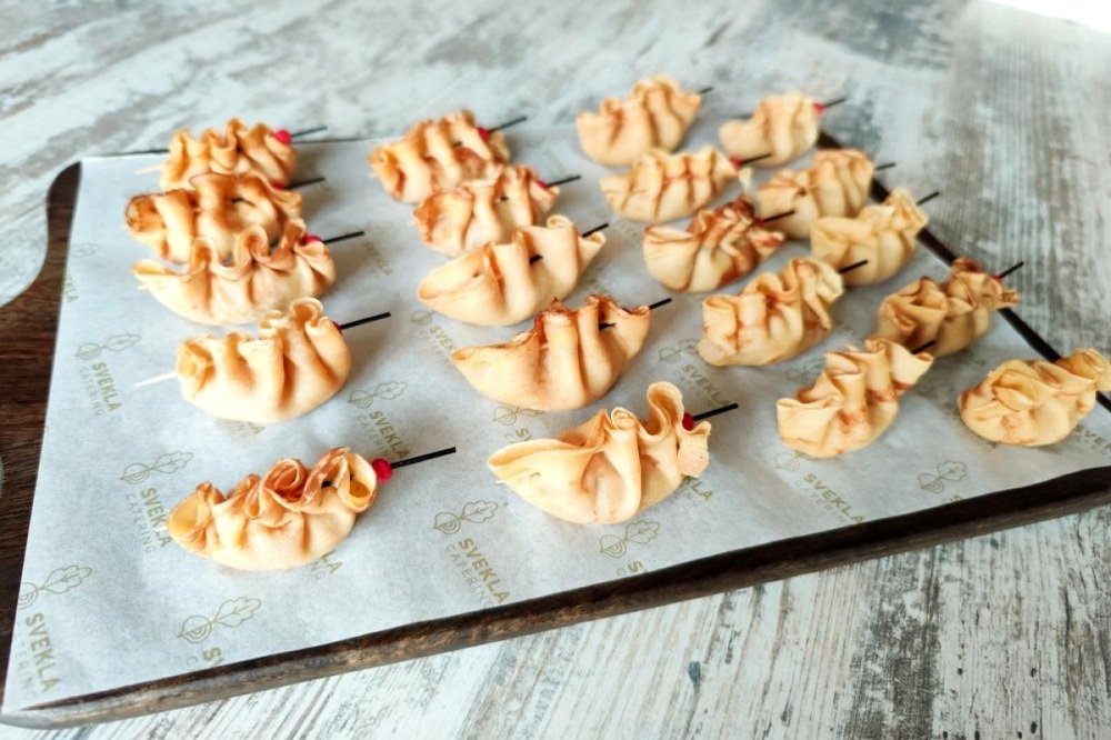 Мини блины с яблоками в карамели и корицей 16 шт.
