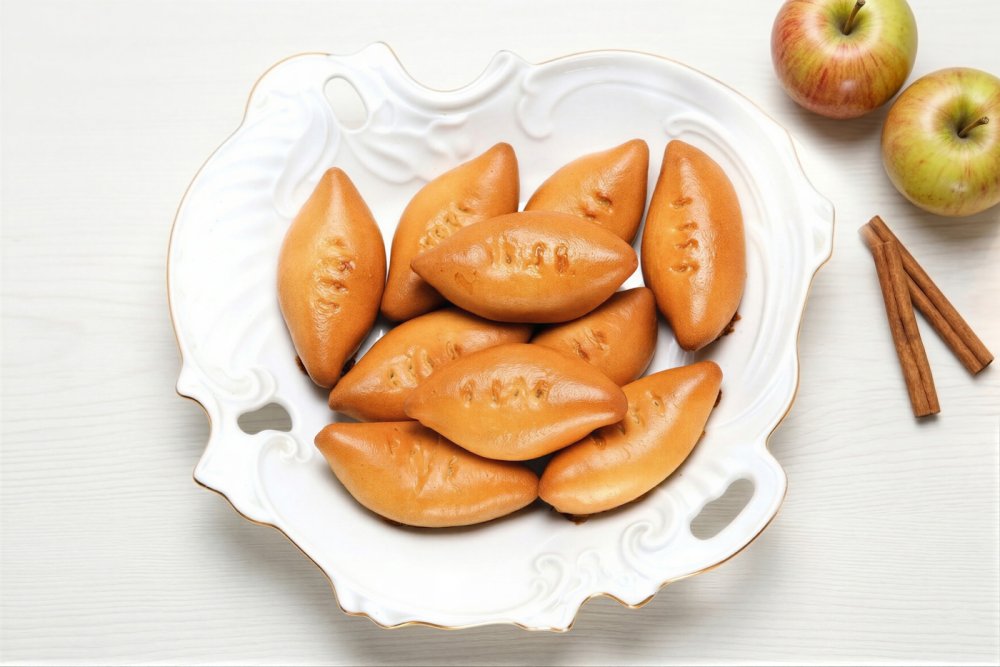 Мини-пирожки с яблоками и корицей 10 шт