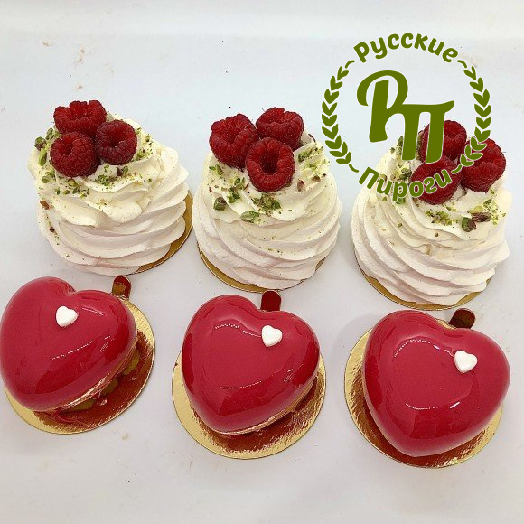 Набор пирожных «Любовь и сладости»