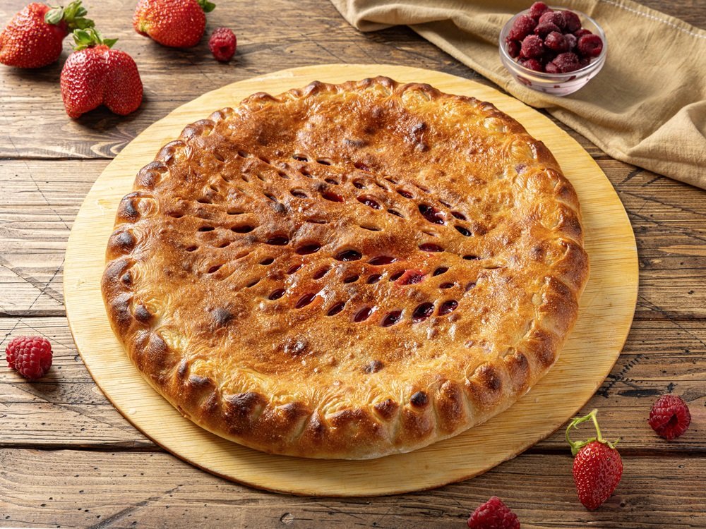 Осетинский пирог ягодное ассорти