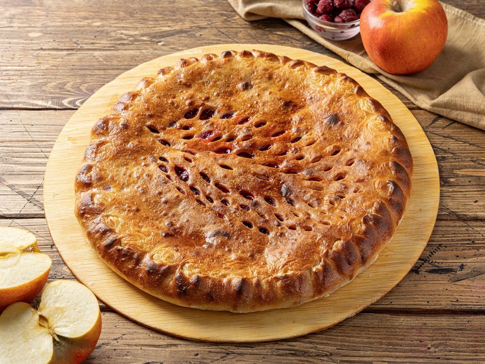 Осетинский пирог с яблоком и вишней