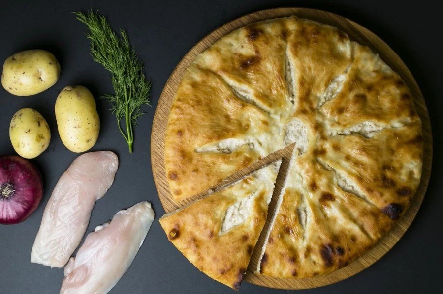 Осетинский пирог с курицей и картофелем