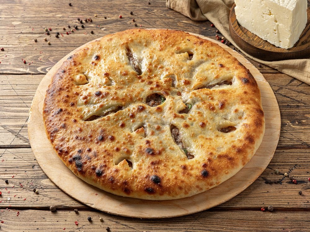 Осетинский пирог с мясом и сыром