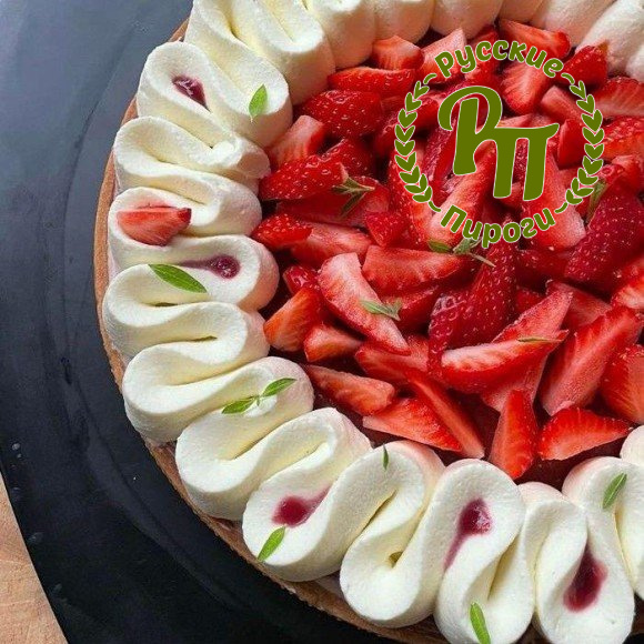 Песочный тарт «Крем + клубника»