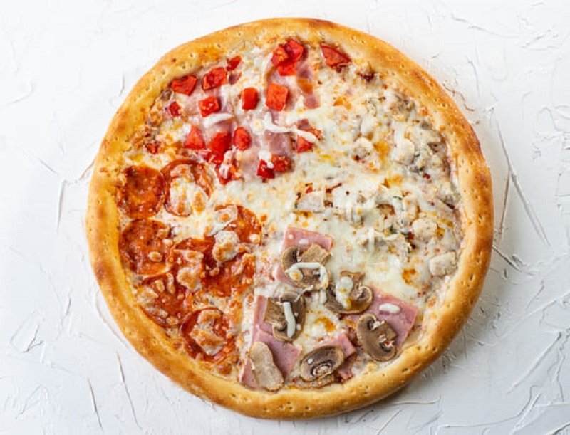 Пицца "Четыре вкуса" 40 см