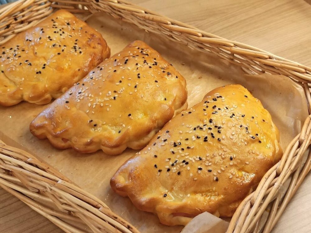 Пицца Закрытая с Ветчиной и Сыром