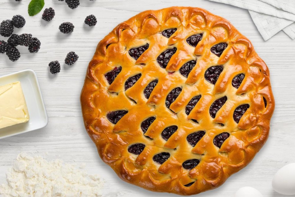 Пирог Ежевичный