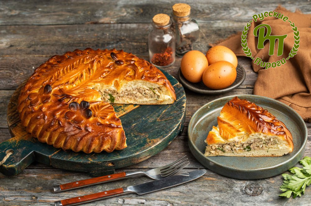 Пирог мясной с яйцом и луком