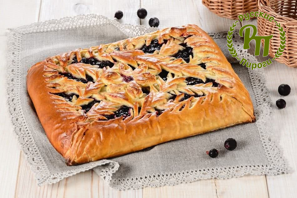 Пирог с чёрной смородиной