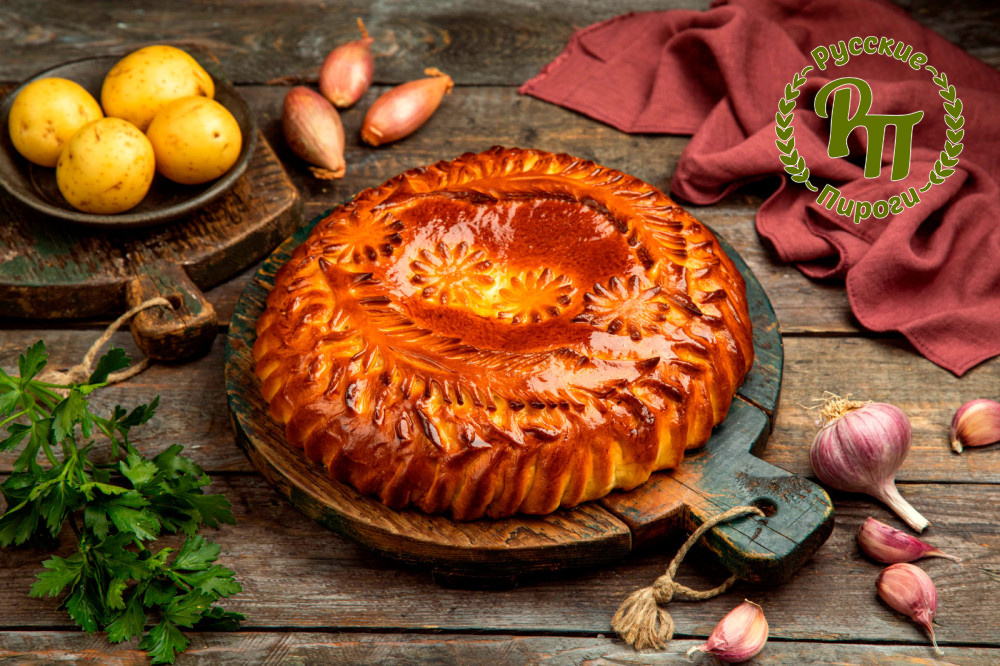 Пирог с картофелем, луком и зеленью