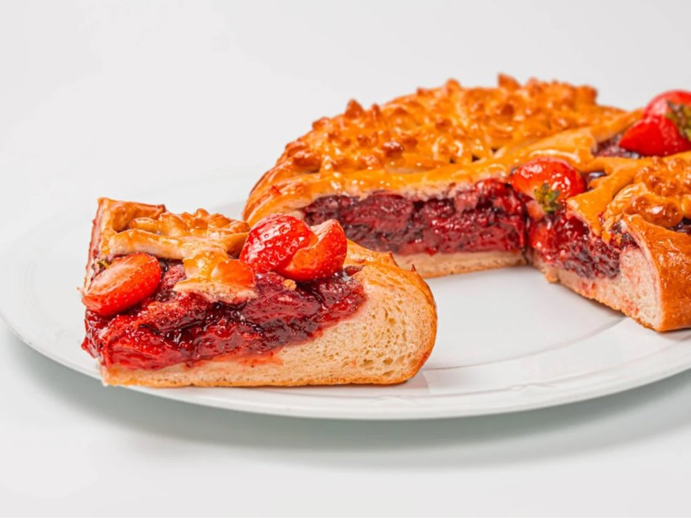 Пирог с клубникой