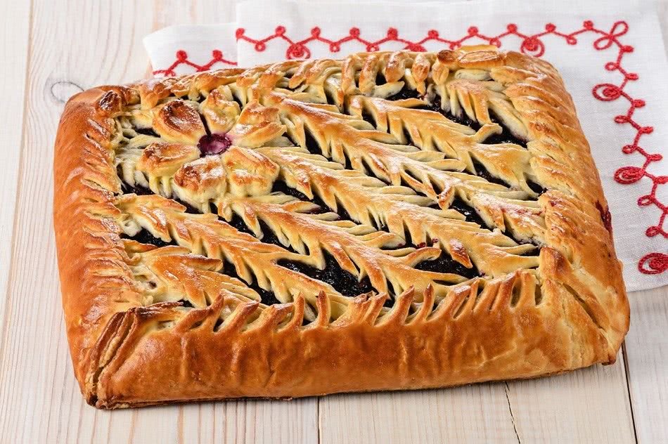 Пирог с лесными ягодами