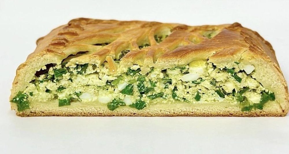 Пирог с луком и яйцом