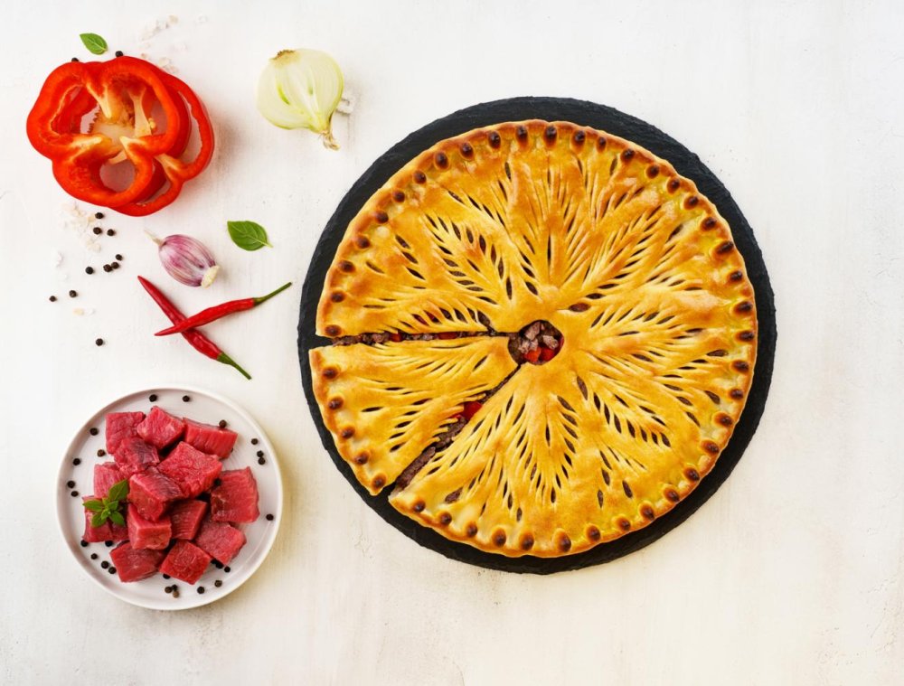 Пирог с мясом и болгарским перцем