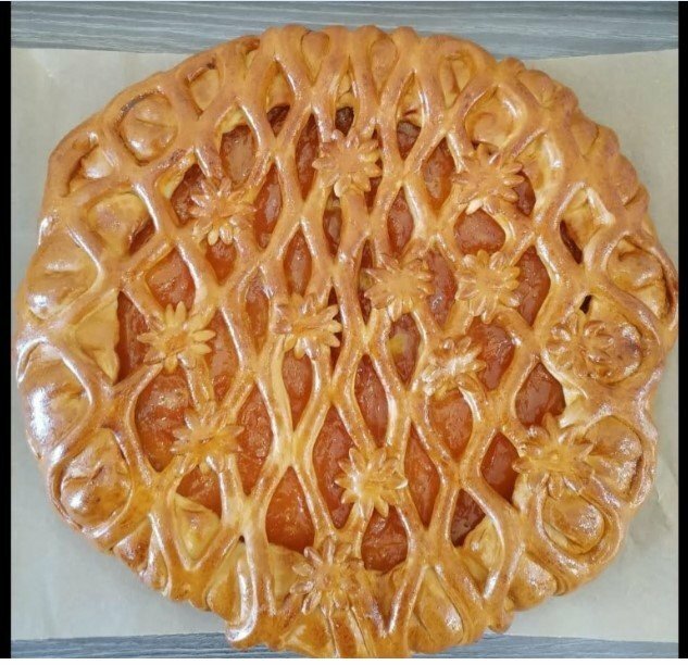 Пирог с персиком и творогом