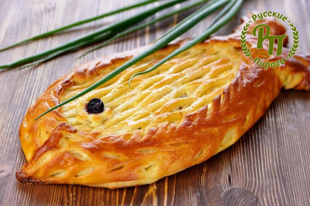 Пирог со слабосолёной сельдью и сметаной