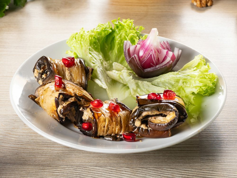 Рулетики из баклажанов