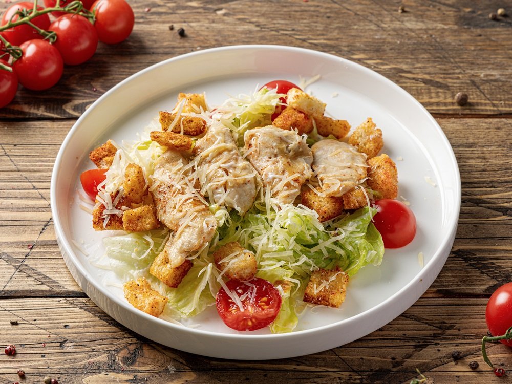 Салат "Цезарь с курицей"