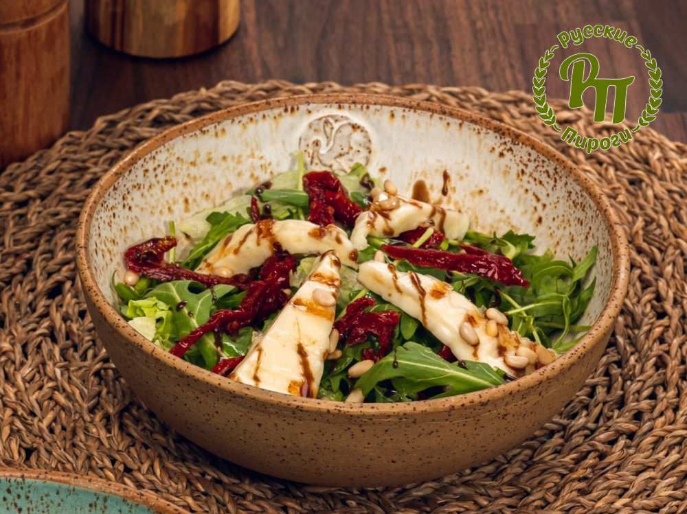 Салат с сыром "Халуми"