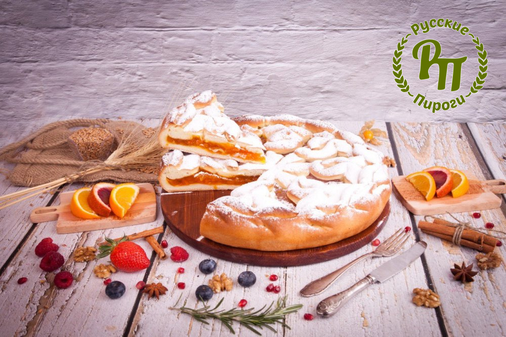 Сдобный пирог с творогом и изюмом