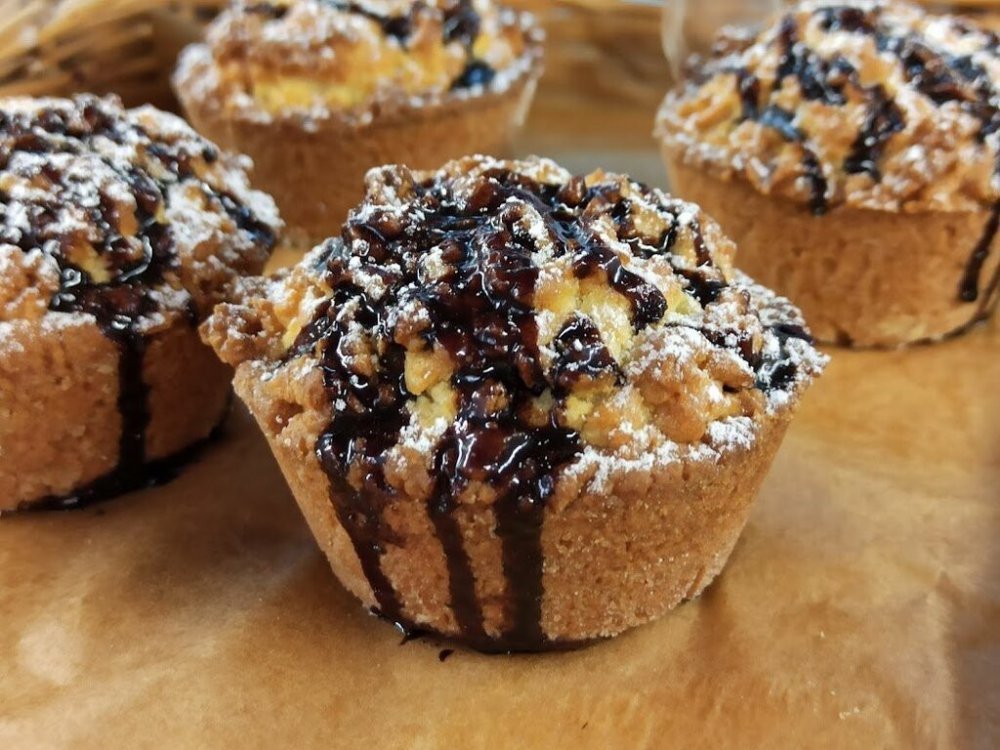 Сочник с вишней