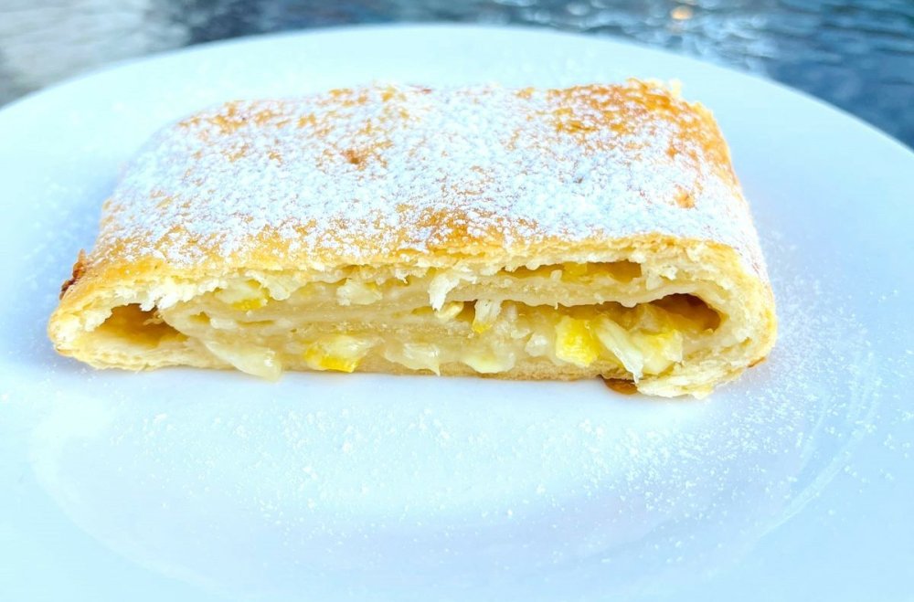 Штрудель яблочный с лимоном