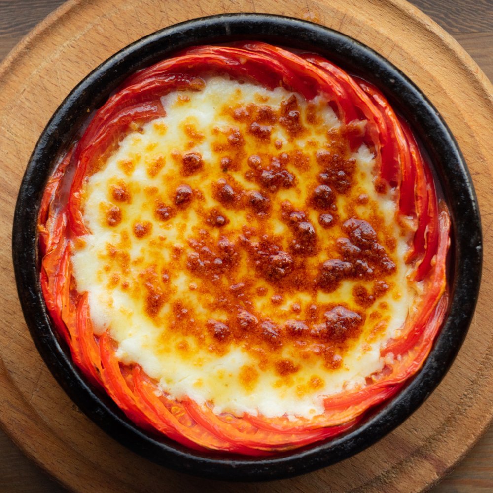 Сулугуни c помидорами