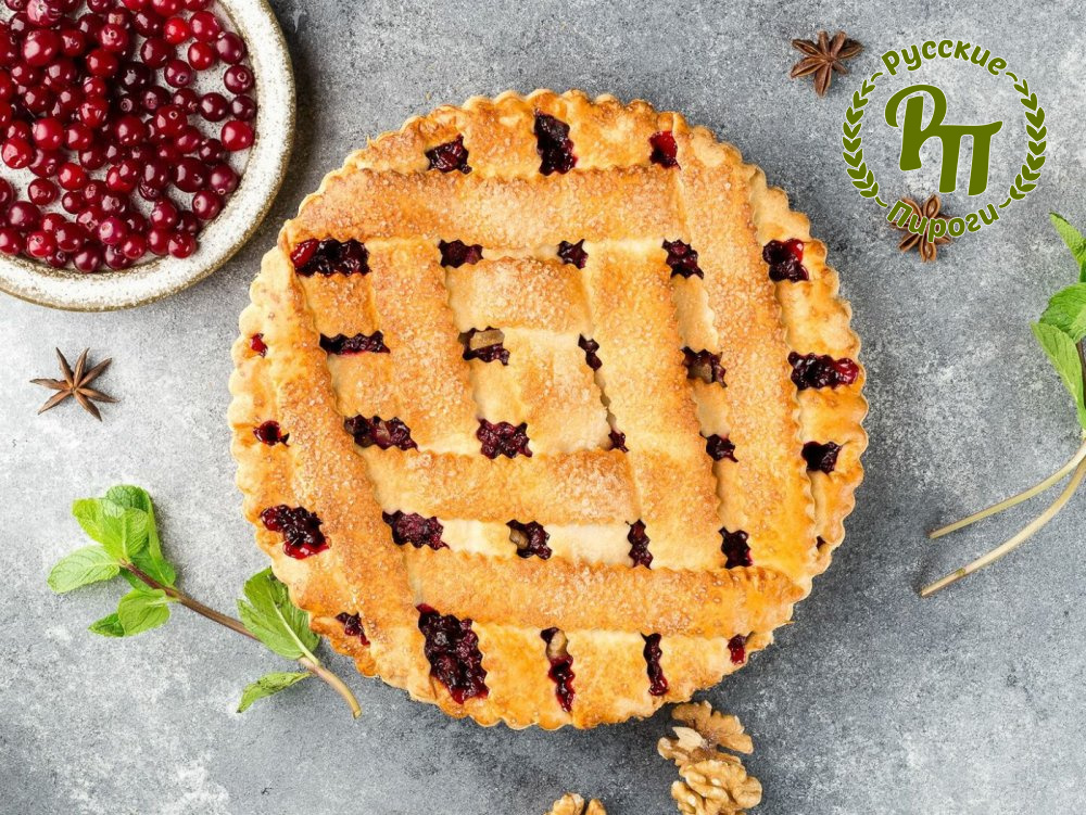 Тарт с брусникой и грецким орехом