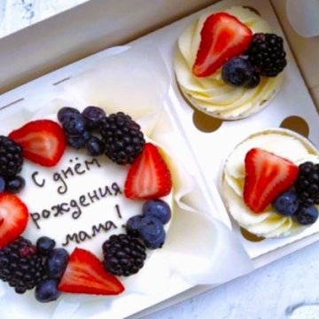 Бенто торт и капкейки «Ягодки»