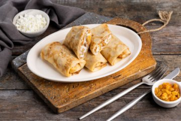 Блинчики с творогом и изюмом (4шт)