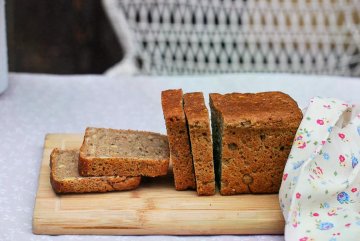 Буханка цельнозернового хлеба