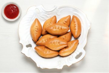 Фуршетные пирожки с клубничным конфитюром 10 шт