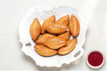 Фуршетные пирожки с малиновым конфитюром 10 шт