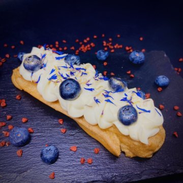 Эклеры Блюберри чиз 10 шт