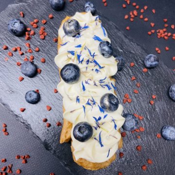 Эклеры Блюберри чиз 10 шт