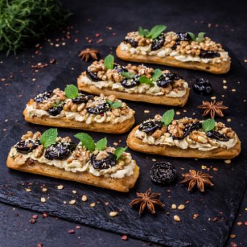 Эклеры "Печеночные с черносливом" 5 шт