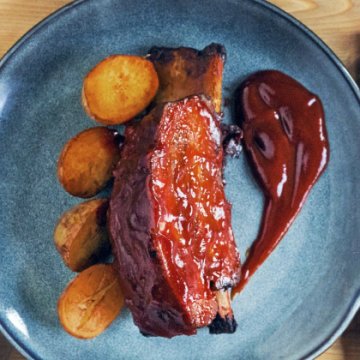 Говяжье ребро барбекю