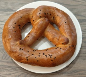 Калач с маком