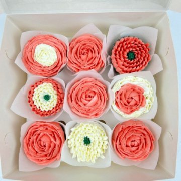 Капкейки «Красное и белое»