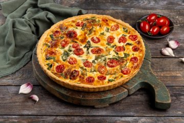 Киш Лорен с черри и шпинатом