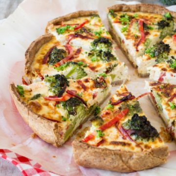 Киш с брокколи и сыром фета