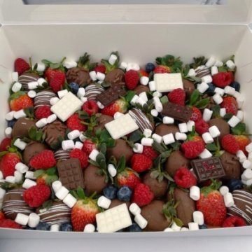 Клубника в шоколаде «Ассорти»